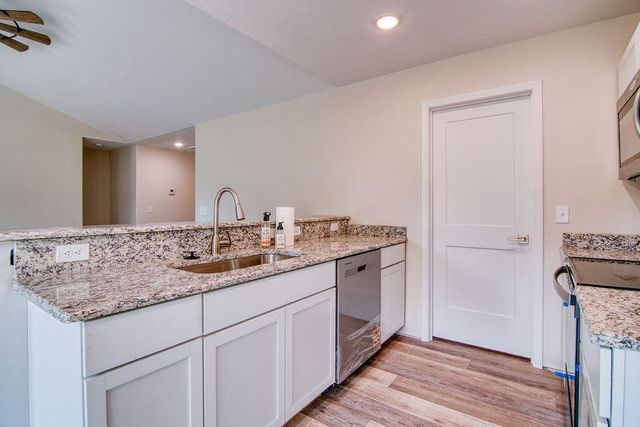 520 S Troy Avenue, Springfield, MO 65802