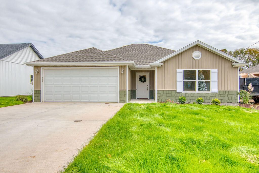 520 S Troy Avenue, Springfield, MO 65802