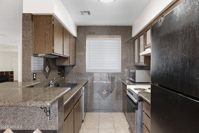 20235 N 3RD Drive 8, Phoenix, AZ 85027