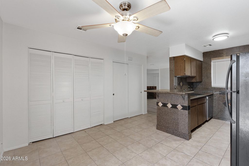Image 17 of property listing at 20235 N 3RD Drive 8, Phoenix, AZ 85027