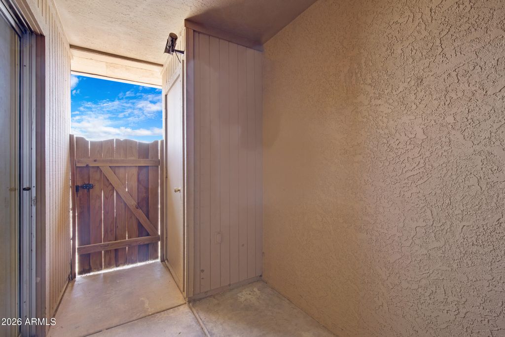 Image 24 of property listing at 20235 N 3RD Drive 8, Phoenix, AZ 85027