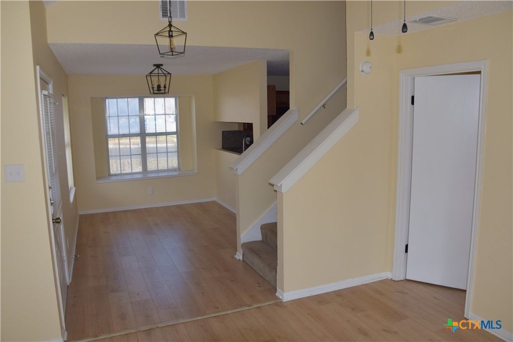 Image 2 of property listing at 2302 Bluejay Drive, Killeen, TX 76549