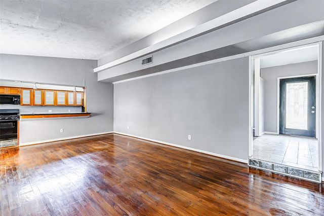 5519 Burlinghall Drive, Houston, TX 77035