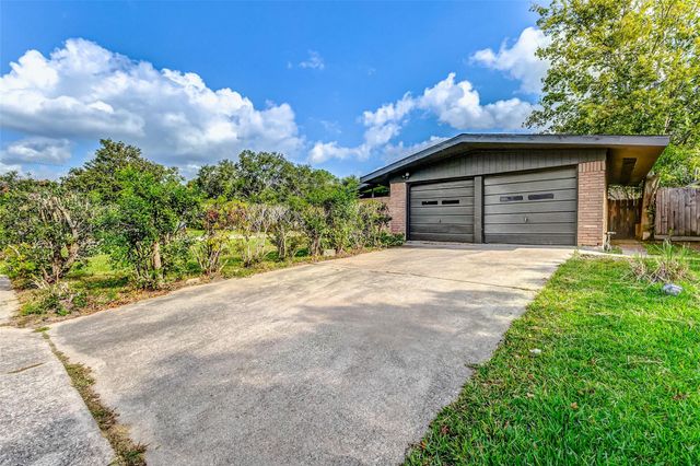 5519 Burlinghall Drive, Houston, TX 77035