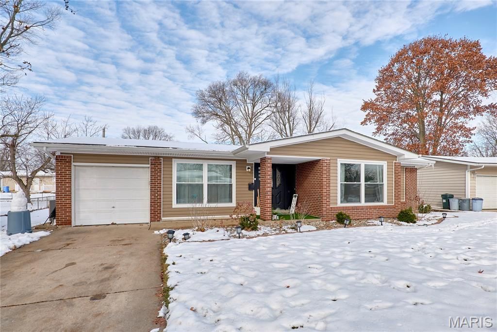 1350 Sandy Drive, Florissant, MO 63031