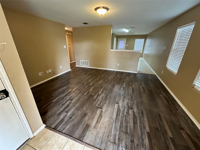 1341 Castle Ridge Road, Fort Worth, TX 76140