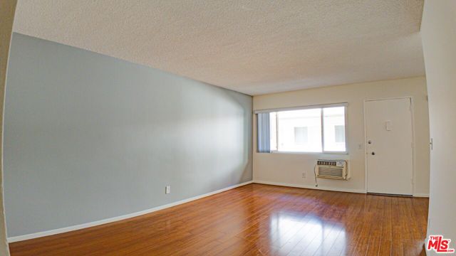 447 W Elk Avenue, Glendale, CA 91204