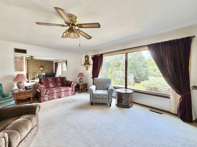 721 E Morning Glory Lane, Beloit, WI 53511