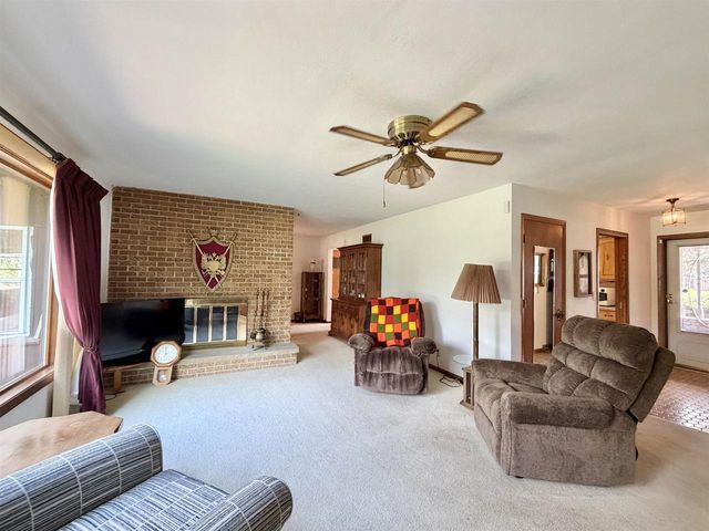 721 E Morning Glory Lane, Beloit, WI 53511