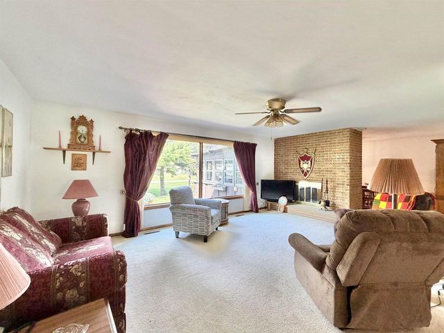 721 E Morning Glory Lane, Beloit, WI 53511