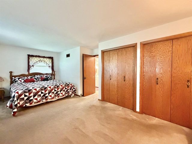 721 E Morning Glory Lane, Beloit, WI 53511