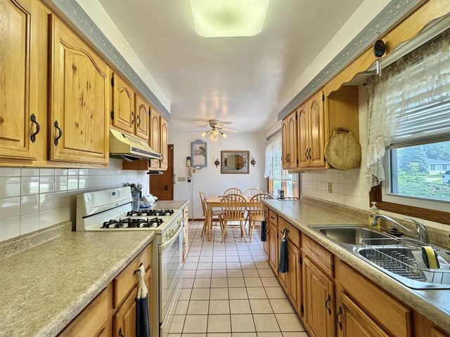 721 E Morning Glory Lane, Beloit, WI 53511