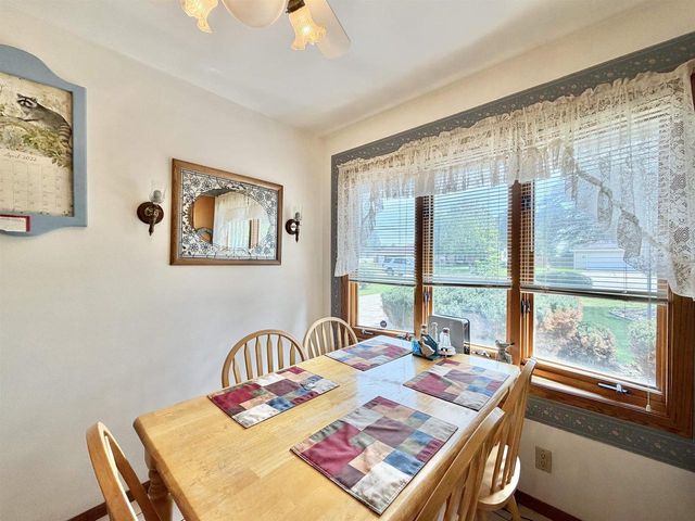 721 E Morning Glory Lane, Beloit, WI 53511