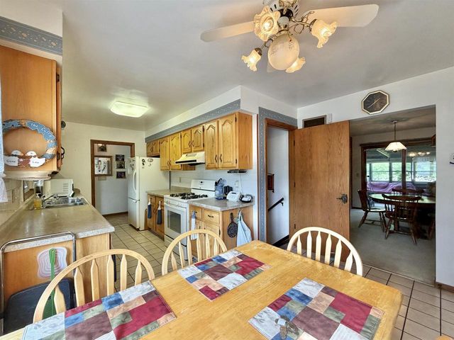 721 E Morning Glory Lane, Beloit, WI 53511