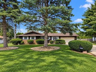 721 E Morning Glory Lane, Beloit, WI 53511