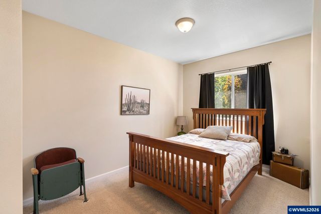 1010 SW Falcon Crest Dr, Dundee, OR 97115