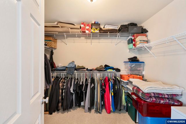 1010 SW Falcon Crest Dr, Dundee, OR 97115