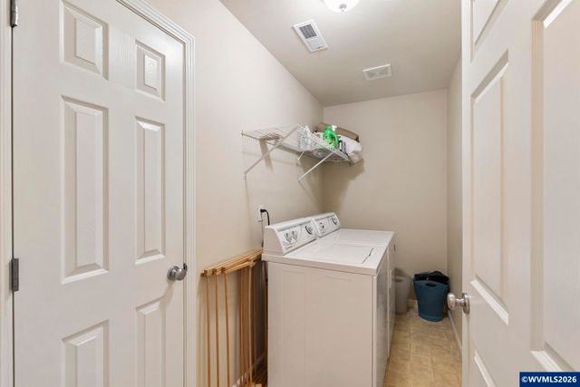 1010 SW Falcon Crest Dr, Dundee, OR 97115