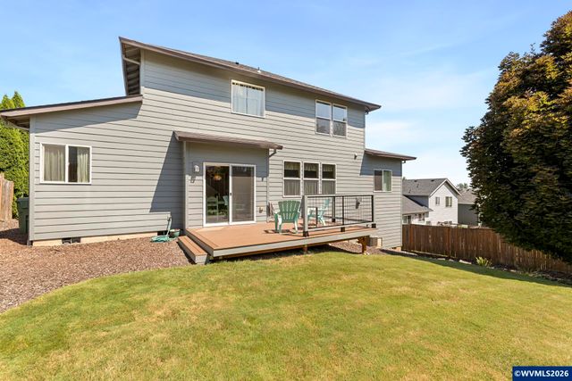 1010 SW Falcon Crest Dr, Dundee, OR 97115