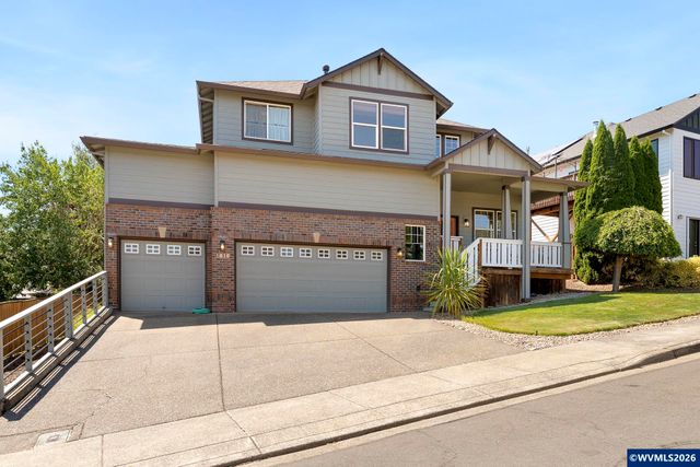 1010 SW Falcon Crest Dr, Dundee, OR 97115