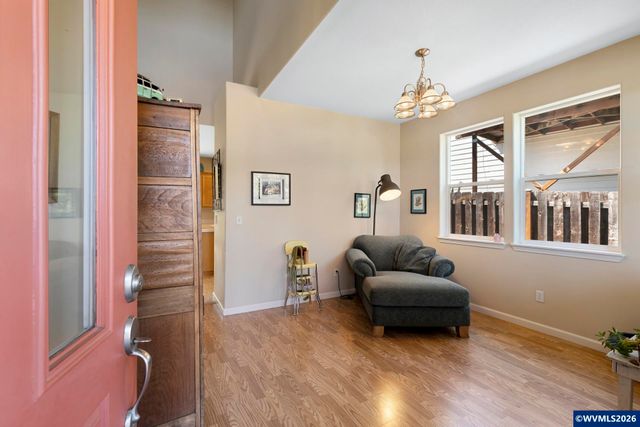 1010 SW Falcon Crest Dr, Dundee, OR 97115