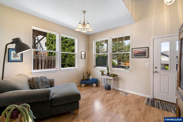 1010 SW Falcon Crest Dr, Dundee, OR 97115