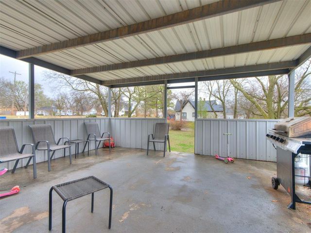 1104 N Beard Avenue, Shawnee, OK 74801