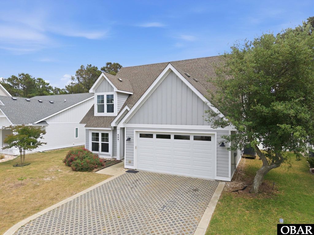 Image 3 of property listing at 609 Zen Lane, Kill Devil Hills, NC 27948