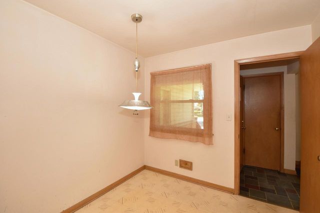 2710 S 72nd STREET, West Allis, WI 53219