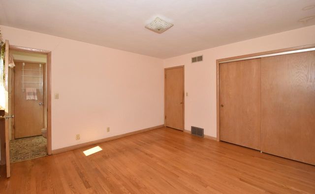 2710 S 72nd STREET, West Allis, WI 53219