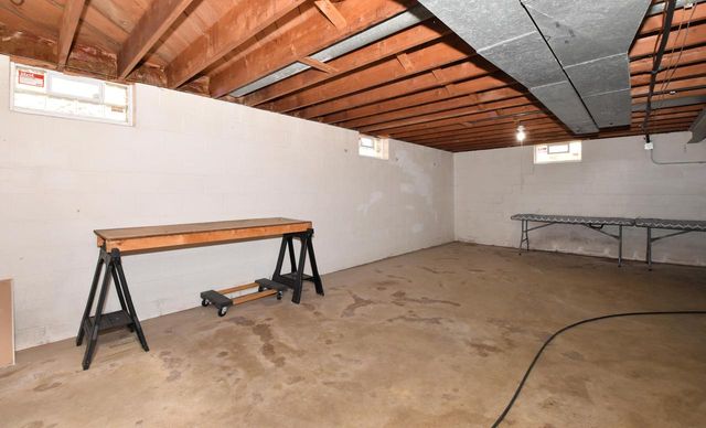 2710 S 72nd STREET, West Allis, WI 53219