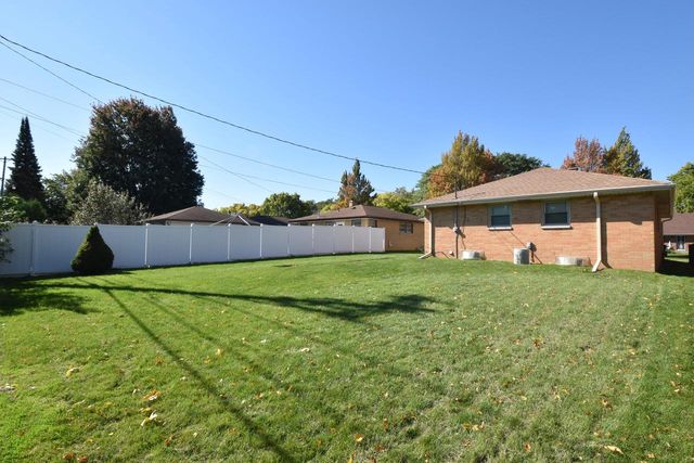2710 S 72nd STREET, West Allis, WI 53219