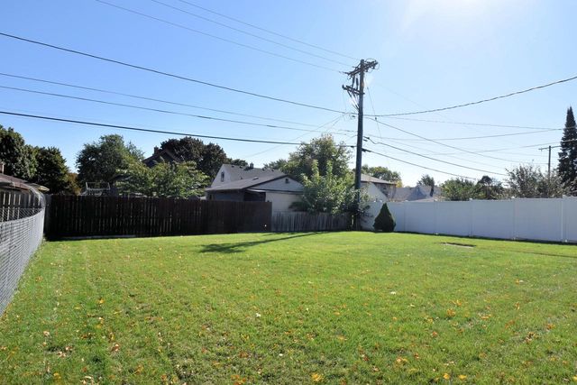 2710 S 72nd STREET, West Allis, WI 53219