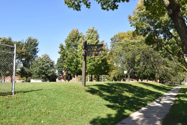 2710 S 72nd STREET, West Allis, WI 53219
