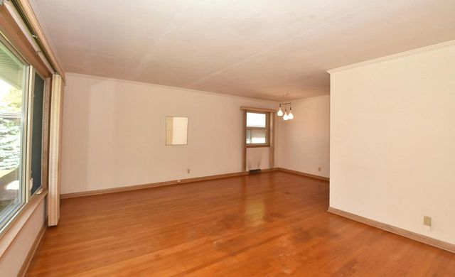 2710 S 72nd STREET, West Allis, WI 53219