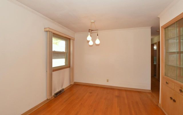 2710 S 72nd STREET, West Allis, WI 53219