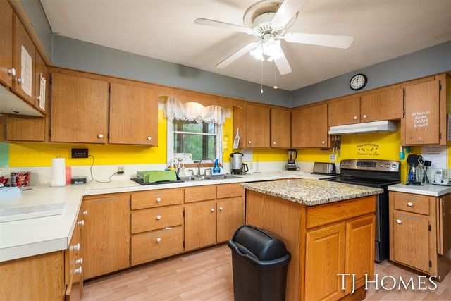 2895 M 79, Hastings, MI 49058