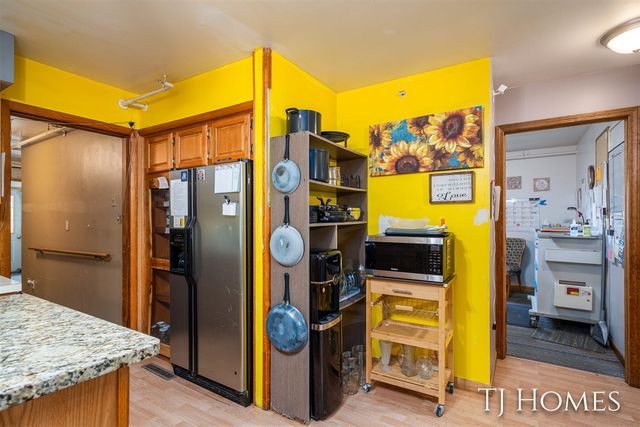 2895 M 79, Hastings, MI 49058