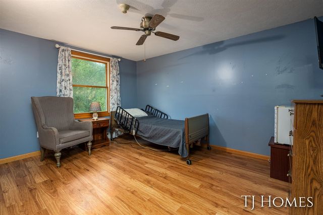 2895 M 79, Hastings, MI 49058