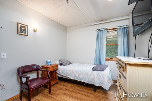 2895 M 79, Hastings, MI 49058