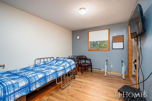 2895 M 79, Hastings, MI 49058