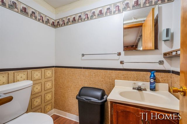 2895 M 79, Hastings, MI 49058