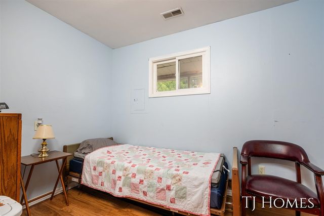 2895 M 79, Hastings, MI 49058