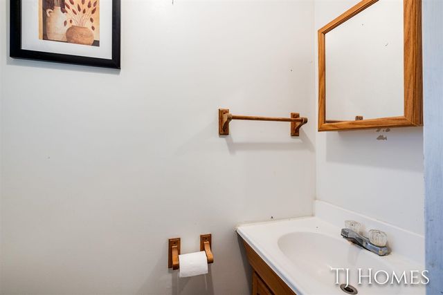 2895 M 79, Hastings, MI 49058