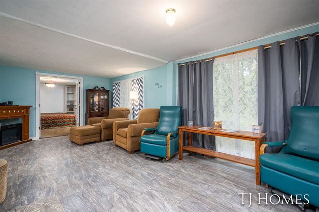 2895 M 79, Hastings, MI 49058