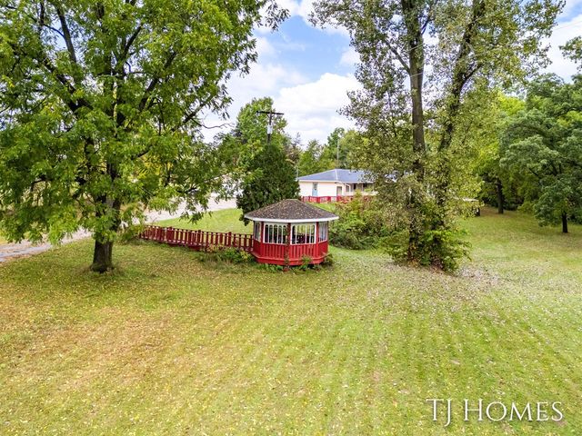 2895 M 79, Hastings, MI 49058