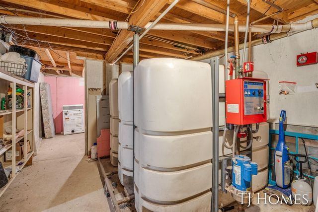 2895 M 79, Hastings, MI 49058