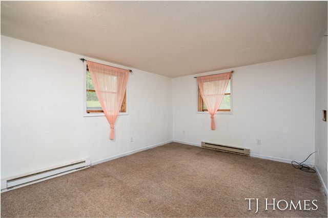 2895 M 79, Hastings, MI 49058