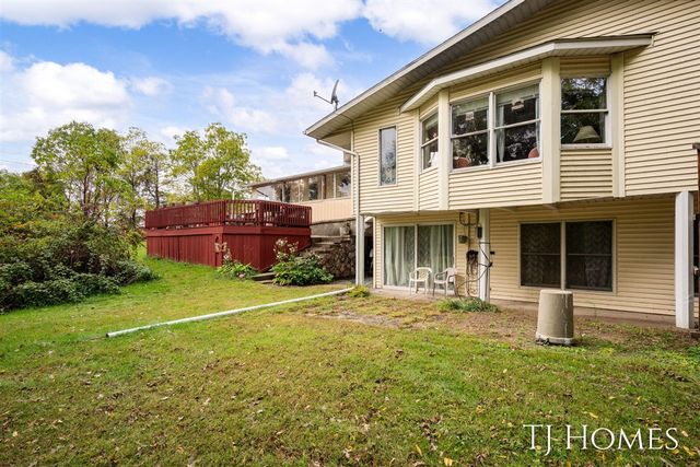 2895 M 79, Hastings, MI 49058