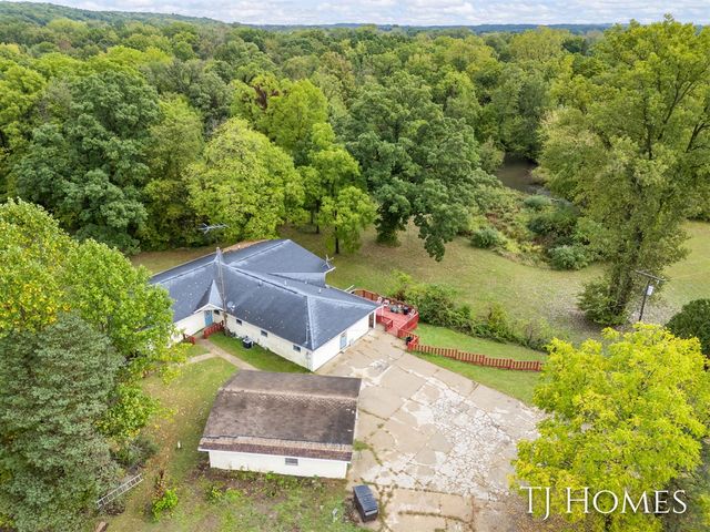 2895 M 79, Hastings, MI 49058